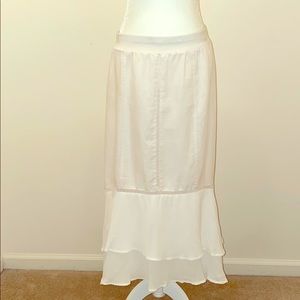 Chico linen/sheer scalloped skirt. Size 2 (L-12)